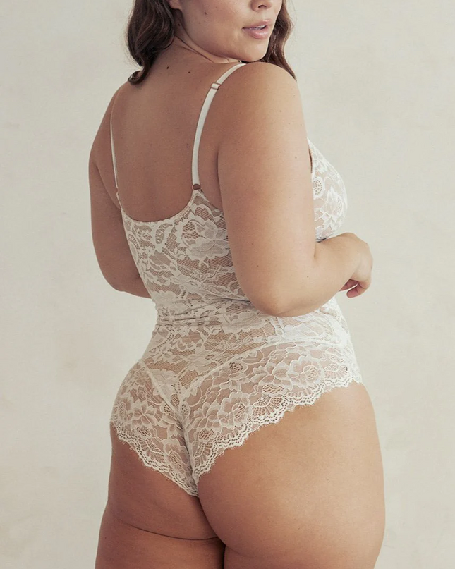 Novelia™ Čipkované Tvarujúce Body